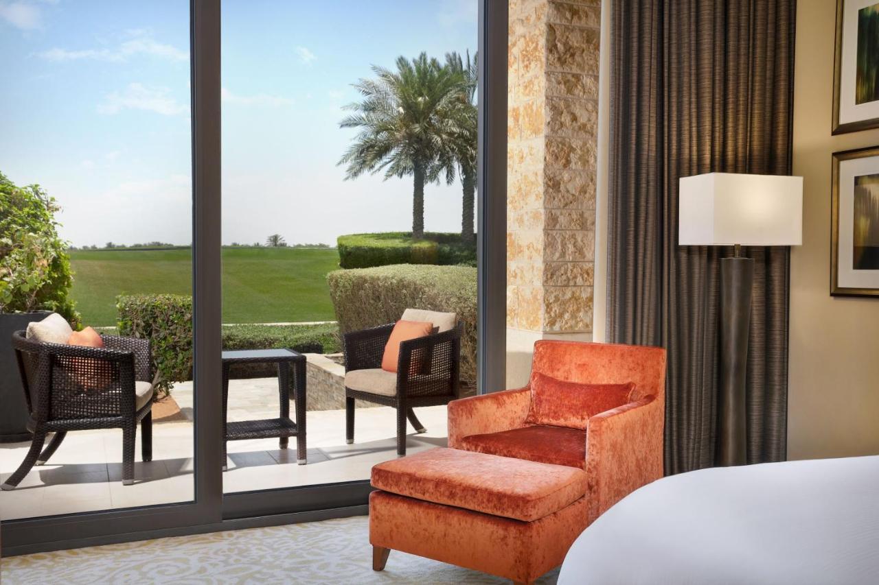 Vogo Abu Dhabi Golf Resort & Spa Formerly The Westin Abu Dhabi Golf Resort & Spa Ngoại thất bức ảnh A room at the Jumeirah Emirates Resort